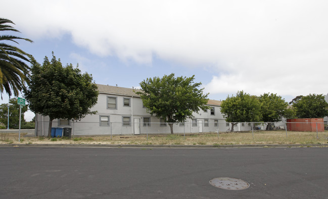 900-918 Mare Island Way in Vallejo, CA - Foto de edificio - Building Photo