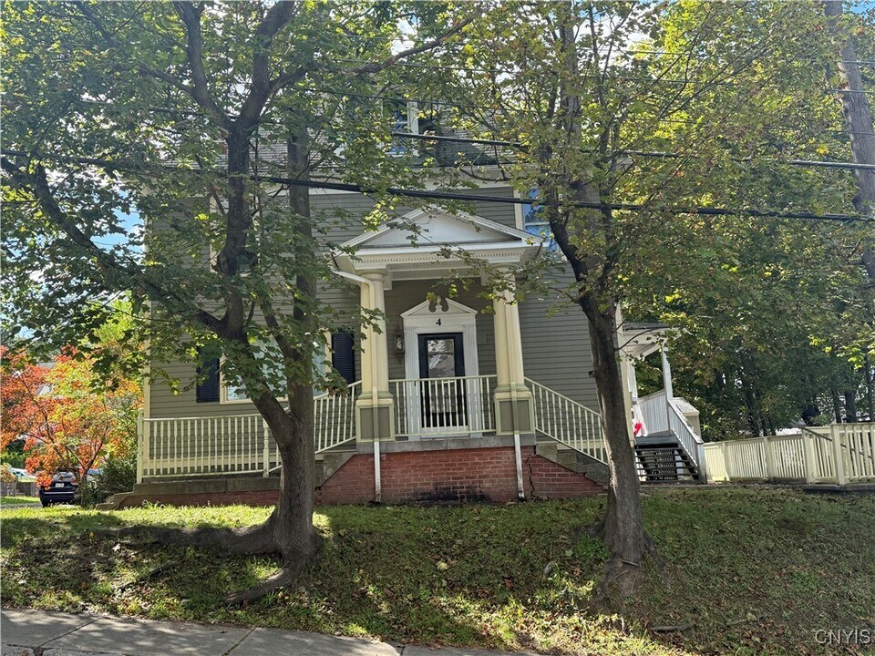4 Pleasant St in Cortland, NY - Building Photo