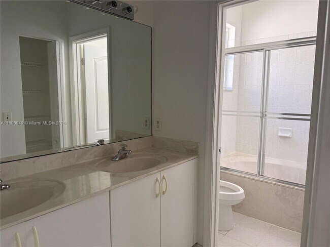 2310 NE 37th Terrace in Homestead, FL - Building Photo - Building Photo