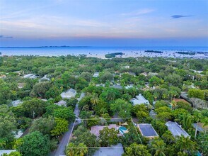 3080 Calusa St in Miami, FL - Building Photo - Building Photo