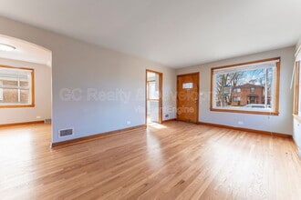 301 Bohland Ave in Bellwood, IL - Building Photo - Building Photo