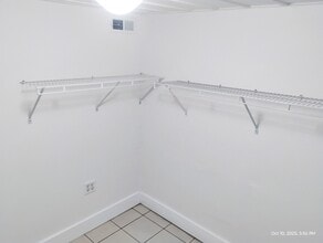 2015 N 3rd St in St. Charles, MO - Foto de edificio - Building Photo