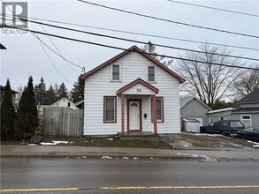 38 Woolwich St S in Breslau, ON - Building Photo - Building Photo