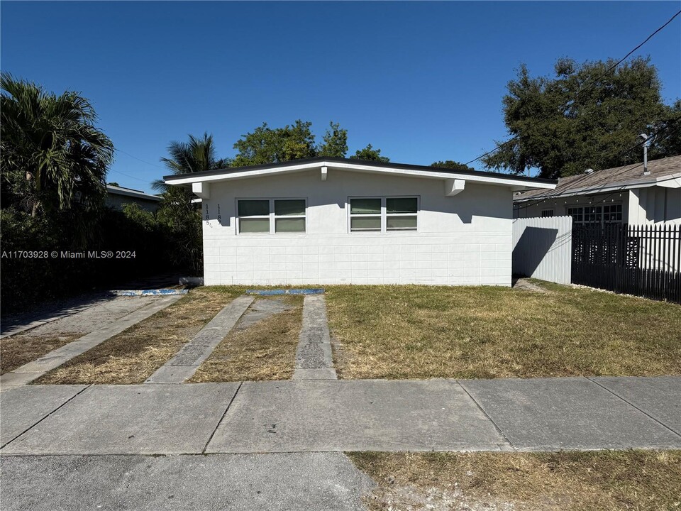 1185 NW 63rd St in Miami, FL - Building Photo