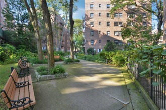 83-75 118th St-Unit -2G in Queens, NY - Building Photo - Building Photo