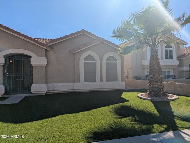 property at 3121 W Frankfurt Dr