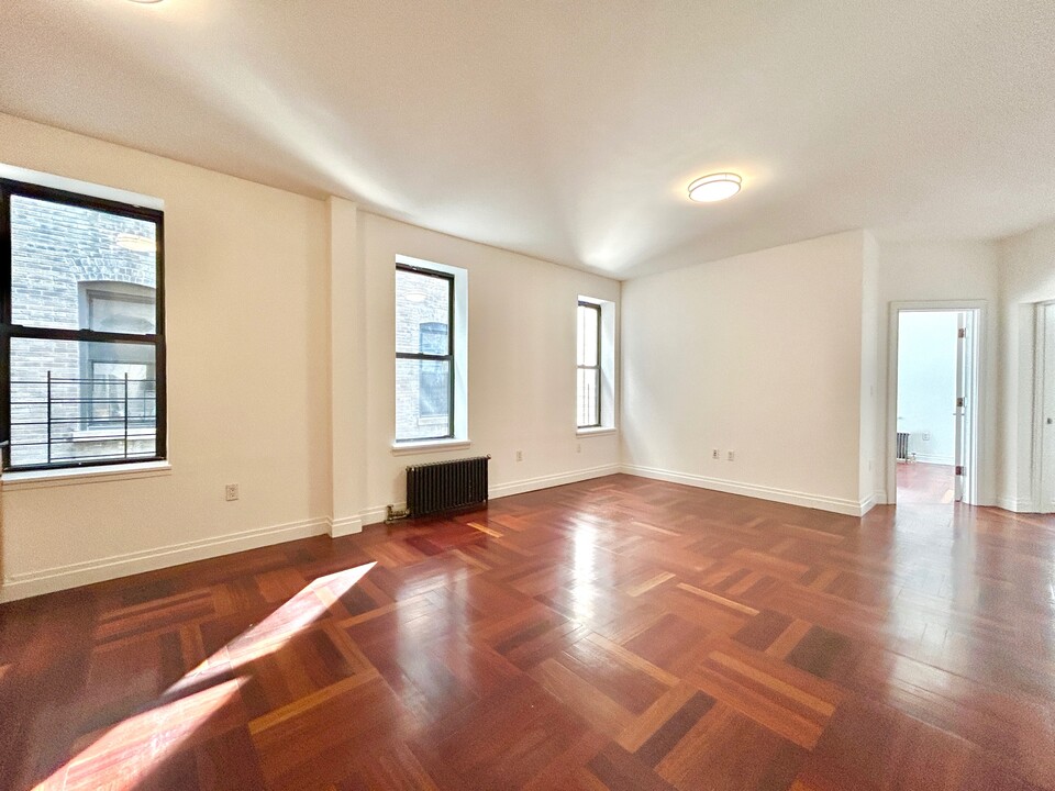 607 W 137th St in New York, NY - Building Photo