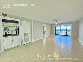 2711 First Street, Unit 102 in Ft. Myers, FL - Building Photo