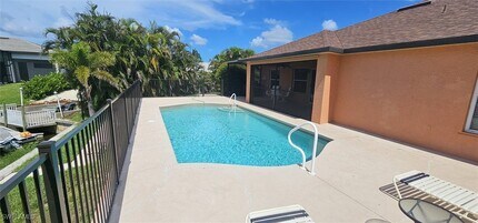 826 SW 32nd Terrace in Cape Coral, FL - Building Photo - Building Photo