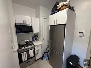 WEST 72 STREET in New York, NY - Building Photo - Building Photo