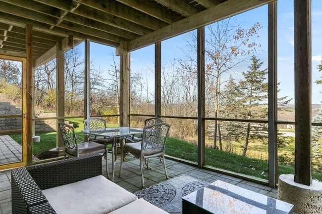 1175 La Salle Ct in Lake Geneva, WI - Building Photo - Building Photo