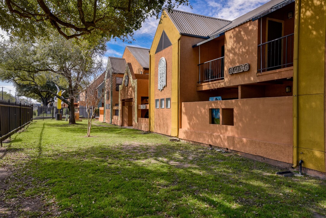 Arts at Turtle Creek in Austin, TX - Building Photo