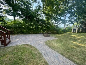 22 Hull Pl in Seymour, CT - Building Photo - Building Photo