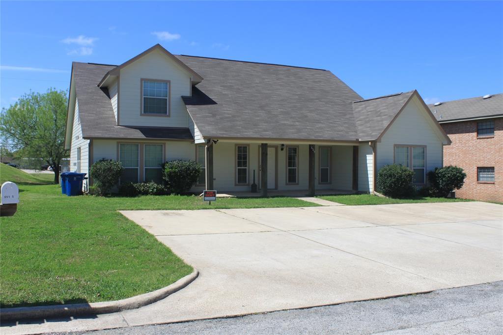 605 Wades Way in Navasota, TX - Building Photo