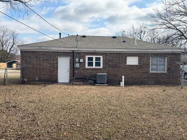 1416 N Oklahoma Ave in Shawnee, OK - Building Photo - Building Photo