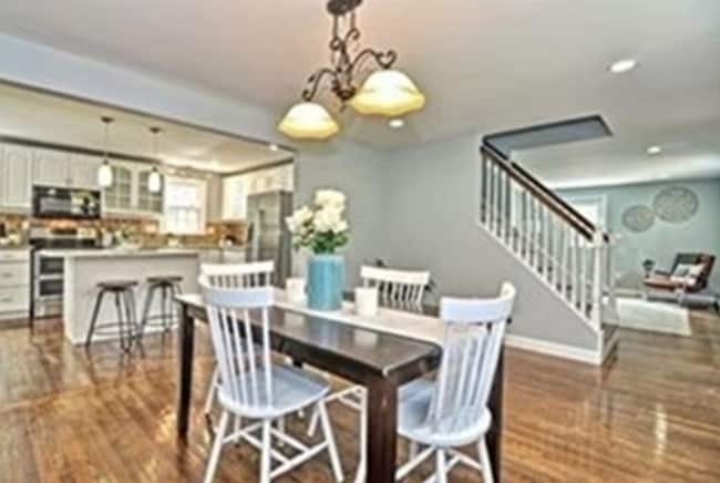 16 Oak Hill Rd in Wayland, MA - Foto de edificio - Building Photo