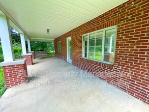 239 Mt Carmel Rd in Asheville, NC - Building Photo - Building Photo