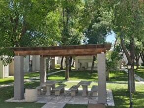 Hidden Village in Glendale, AZ - Foto de edificio - Building Photo
