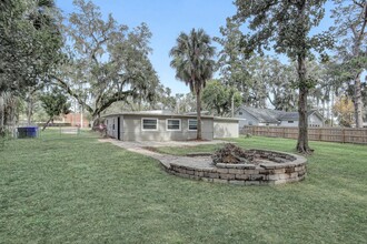 232 Campbell Ave in Orange Park, FL - Foto de edificio - Building Photo