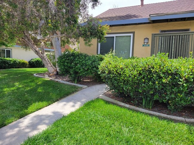 10560 Greenford Dr in San Diego, CA - Building Photo - Building Photo