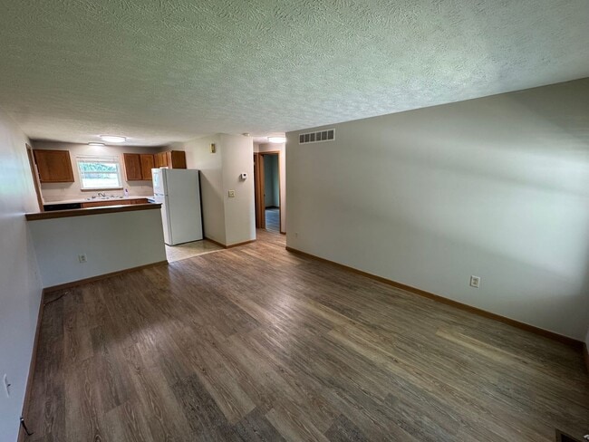 639 W Highland Ave in Wooster, OH - Building Photo - Building Photo