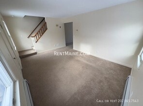 53 Valley View Ln in Bangor, ME - Building Photo - Building Photo