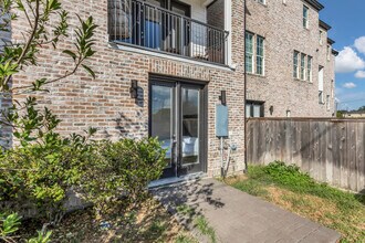 4128 Willowbend Blvd in Houston, TX - Foto de edificio - Building Photo