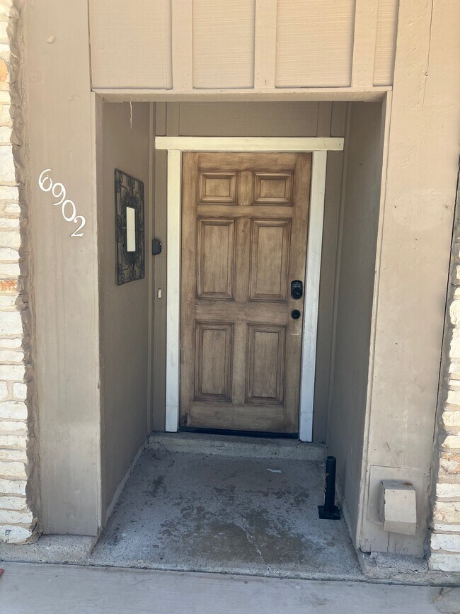 6902 Colony Park Dr in Austin, TX - Building Photo - Building Photo
