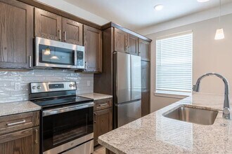 14304 Wexford Dr in Shelby Township, MI - Building Photo - Building Photo