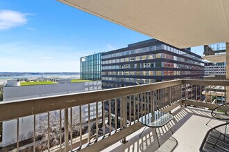 1201 S Bell St in Arlington, VA - Building Photo - Building Photo