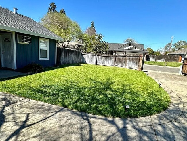property at 3820 Hillcrest Ln