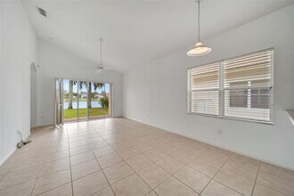 7314 NW 19th Ct in Pembroke Pines, FL - Building Photo - Building Photo