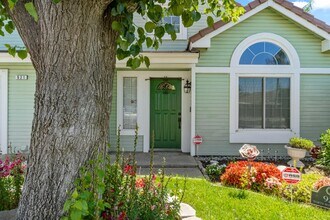 921 N Homsy Ave in Clovis, CA - Building Photo - Building Photo