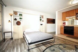 2345 Ala Wai Blvd in Honolulu, HI - Building Photo