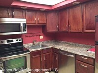 802 Stratford Dr photo'