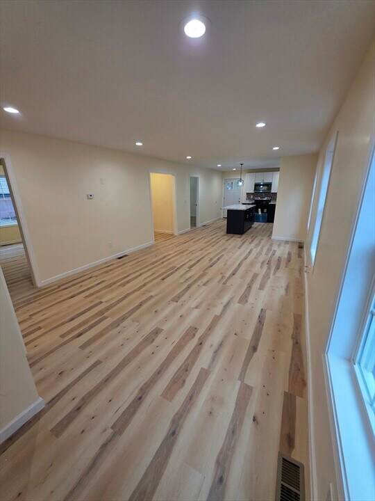 871 Worthington St in Springfield, MA - Building Photo