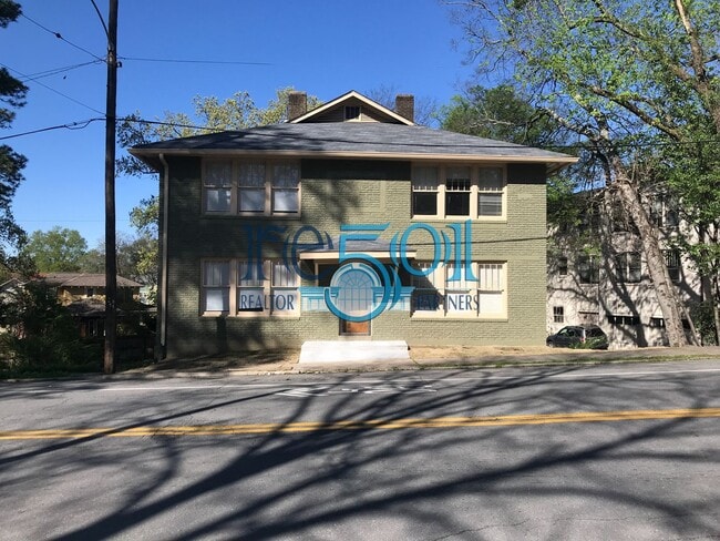 property at 1305 Kavanaugh Blvd