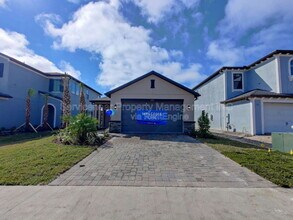 4785 San Martino Dr in Wesley Chapel, FL - Building Photo - Building Photo