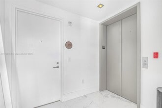 650 NE 32nd St, Unit # 4903 in Miami, FL - Building Photo - Building Photo