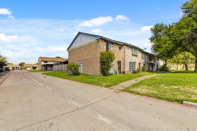 128 Goodson Dr in Houston, TX - Building Photo - Building Photo