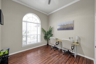 180 Park Way in Montgomery, TX - Building Photo - Building Photo