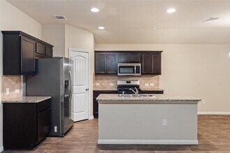 10625 Menominee Falls Ln in Austin, TX - Building Photo - Building Photo