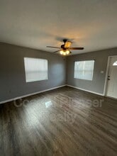 1227 Fargo St S in St. Petersburg, FL - Foto de edificio - Building Photo