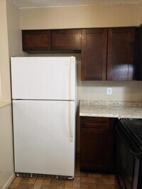 2504 Chestnut Woods Dr