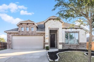 236 Carson Dr in Waxahachie, TX - Building Photo