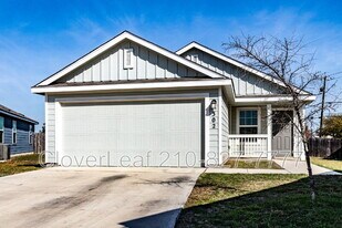 302 Pradera Cove in San Antonio, TX - Building Photo