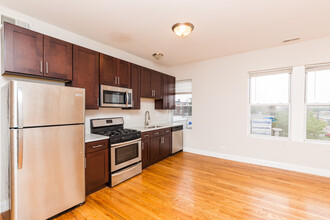 4060 N Milwaukee Ave in Chicago, IL - Building Photo - Building Photo