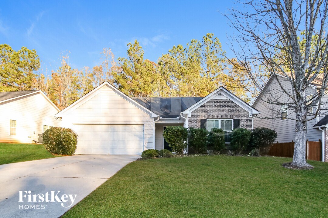 355 Lakeside Point in Covington, GA - Building Photo