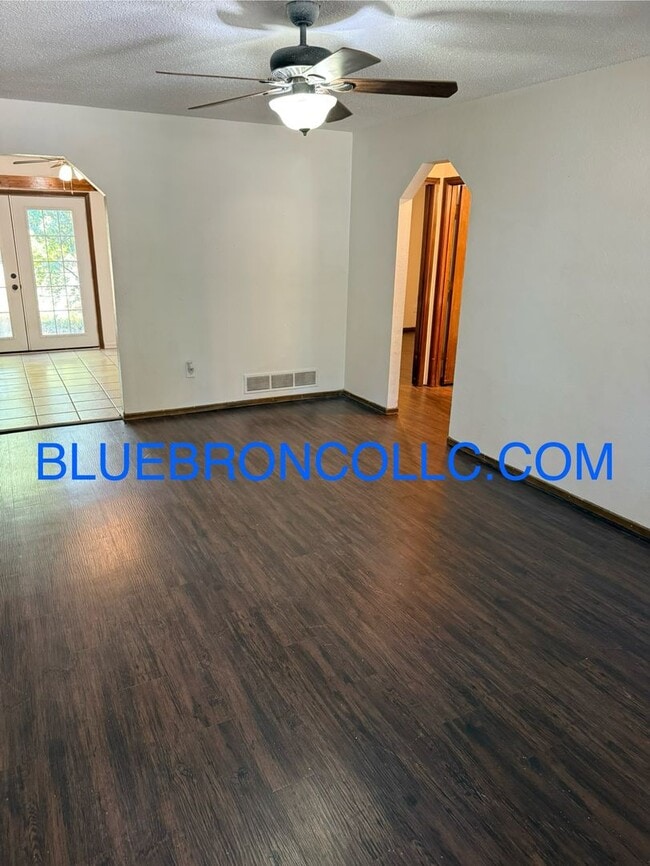 717 NE Banner Dr in Lee's Summit, MO - Building Photo - Building Photo