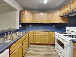 804 Crockett St in Midlothian, TX - Foto de edificio - Building Photo